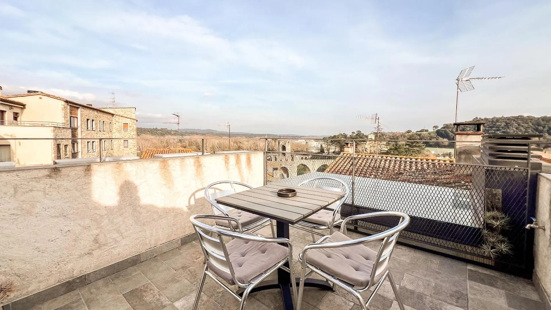 Apartmán El Call, Atic Con Vistas Al Puente De Besalú